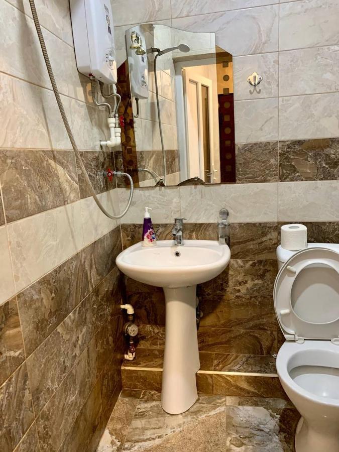 Studio Near Republic Square 耶烈万 外观 照片