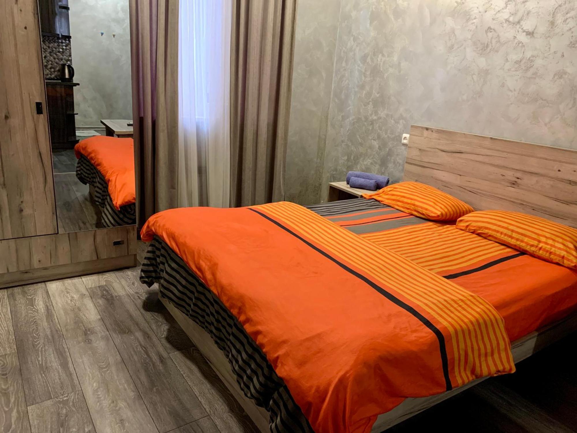 Studio Near Republic Square 耶烈万 外观 照片